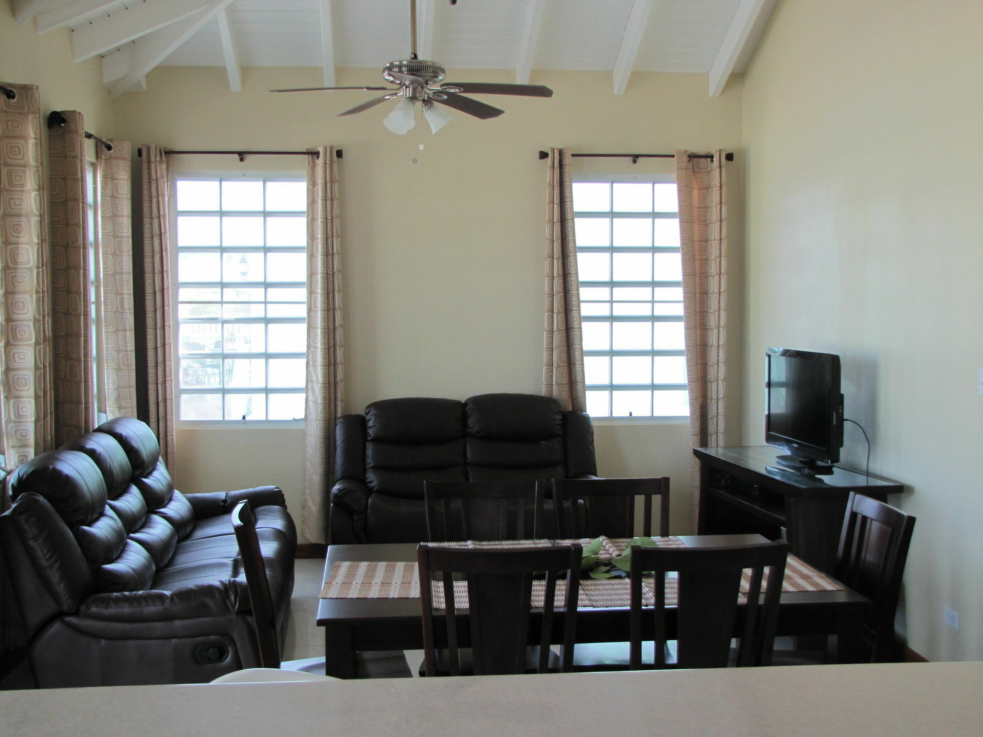 Sea Grape Villas The Settlement Экстерьер фото