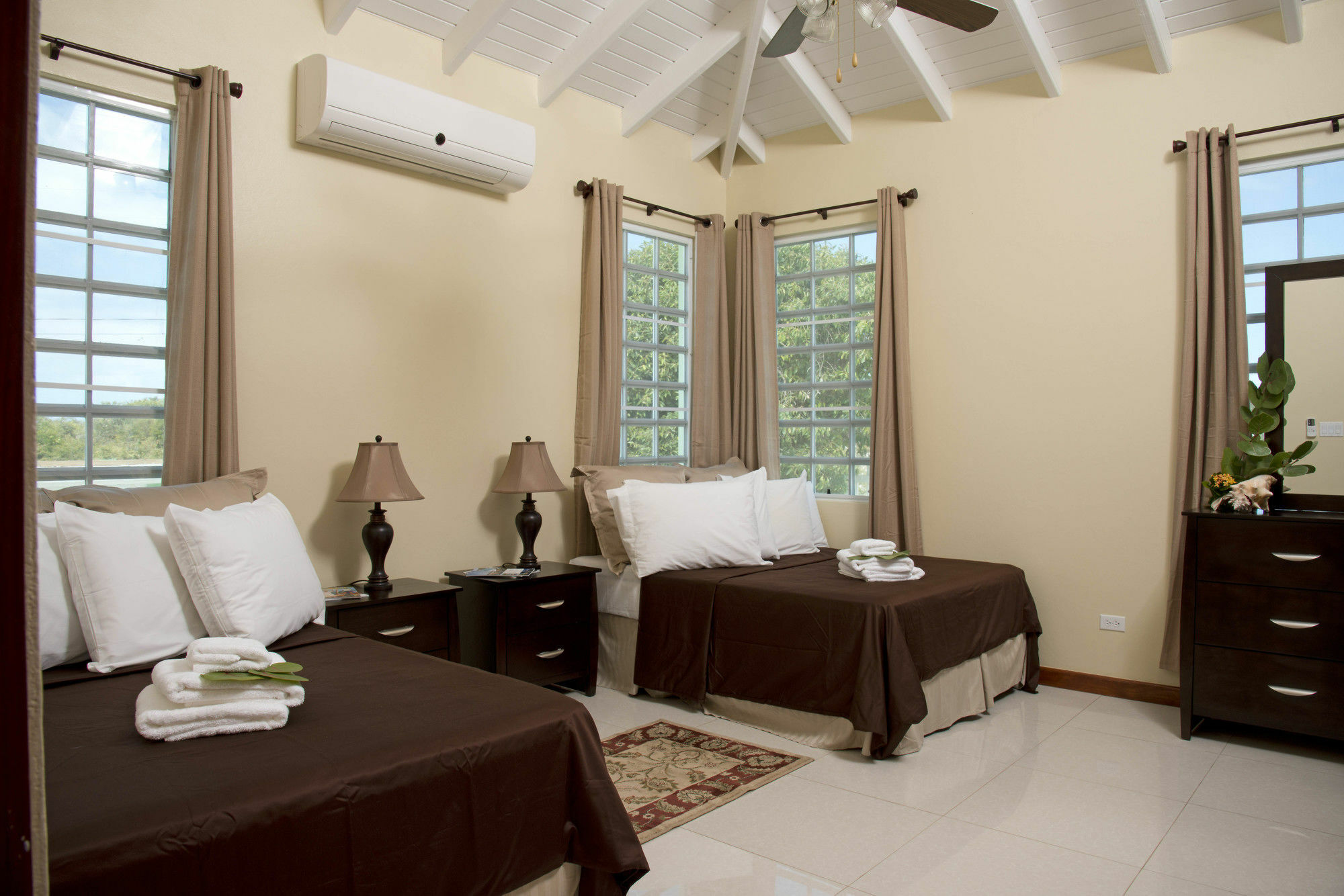 Sea Grape Villas The Settlement Экстерьер фото