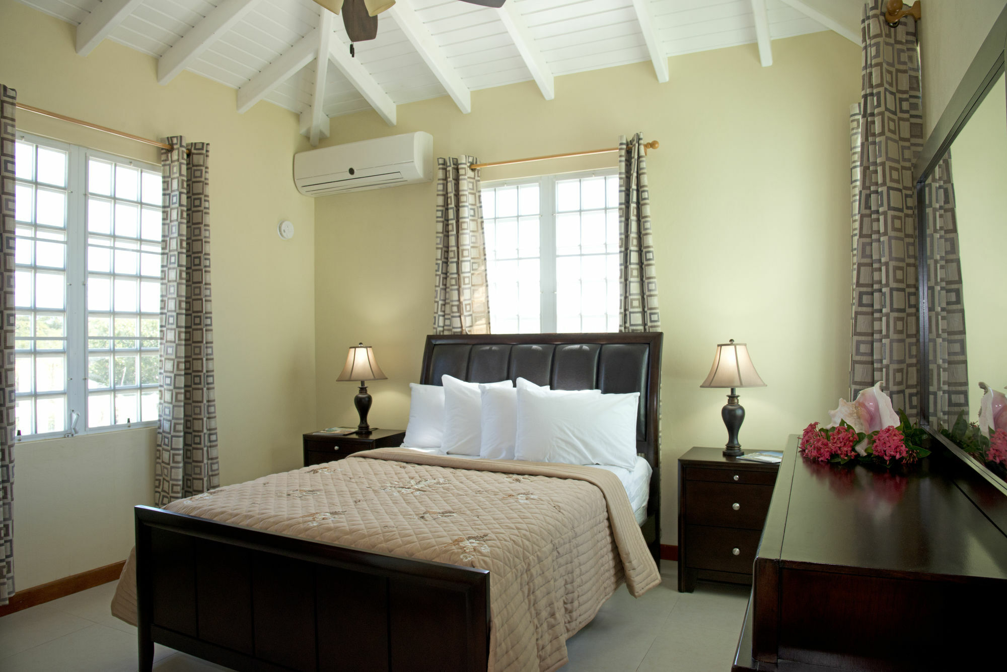 Sea Grape Villas The Settlement Экстерьер фото
